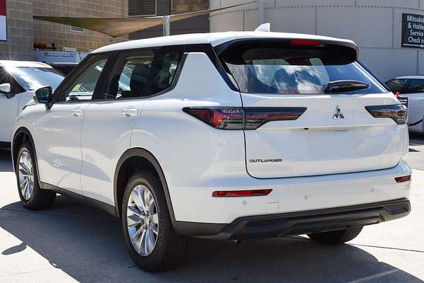 2025 Mitsubishi Outlander ES ZM thumb-5