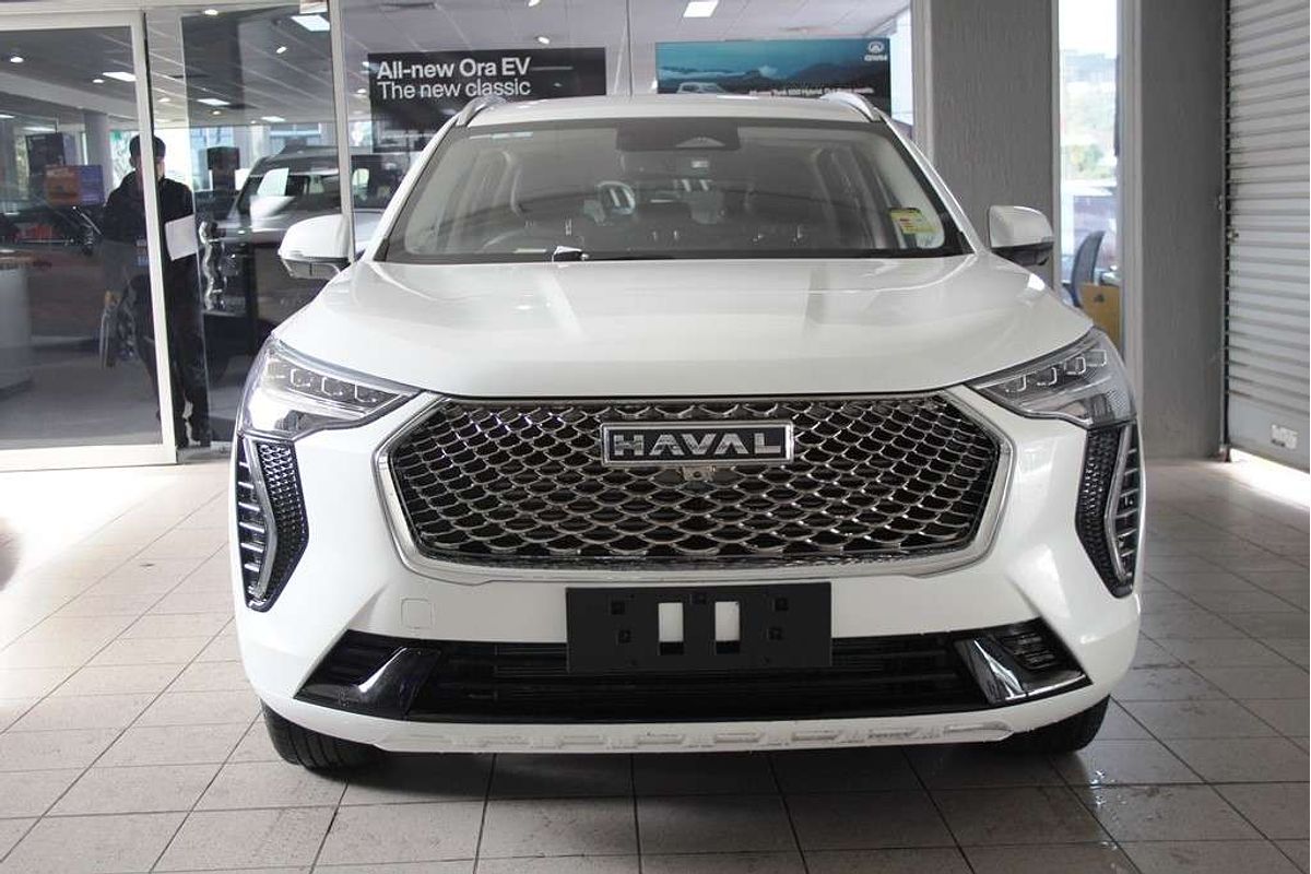 Jolion Facelift Luxury Petrol Auto 4x2