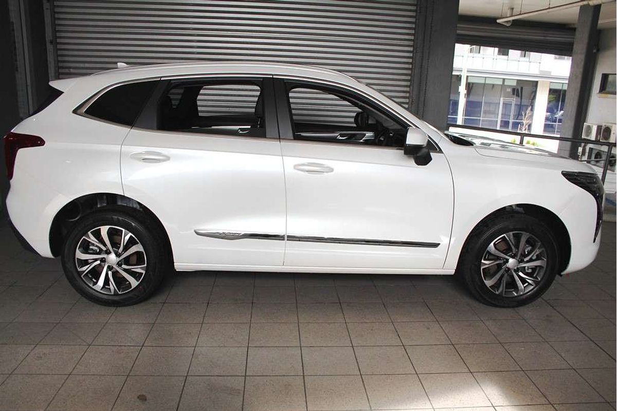 Jolion Facelift Luxury Petrol Auto 4x2