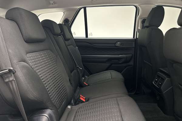 2024 Ford Everest Ambiente 2.0L thumb-11
