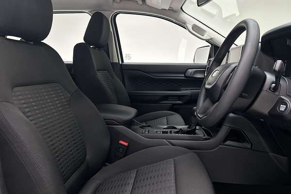 2024 Ford Everest Ambiente 2.0L thumb-12