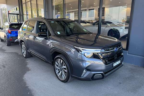 2025 Subaru Forester Hybrid Touring S6