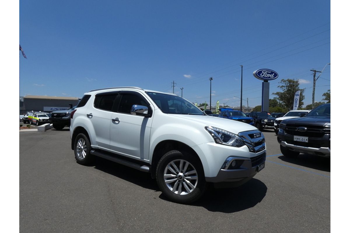 2017 Isuzu MU-X LS-T
