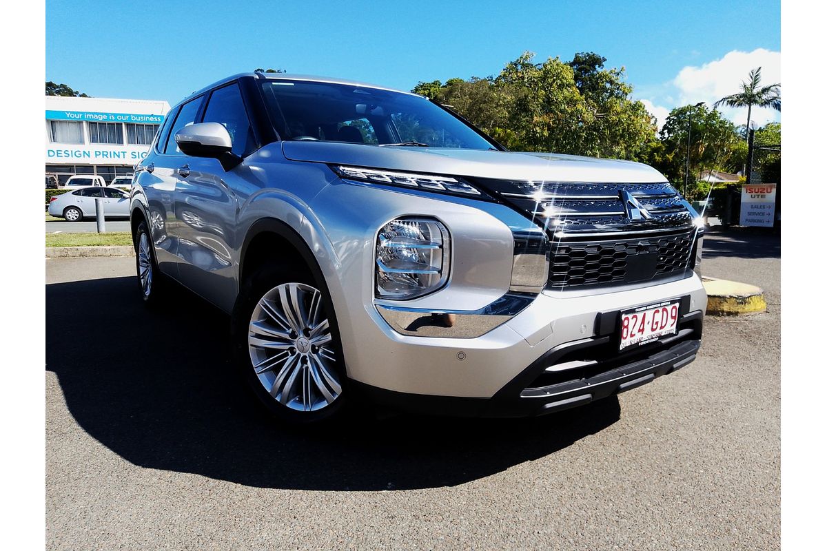 2023 Mitsubishi Outlander ES ZM