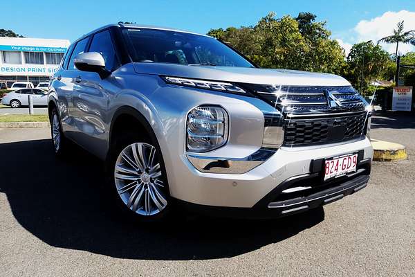 2023 Mitsubishi Outlander ES ZM