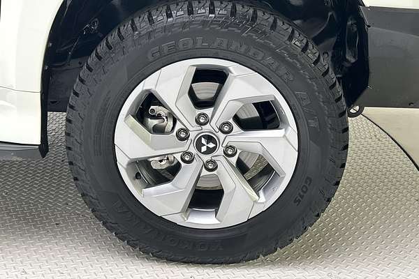 2024 Mitsubishi Pajero Sport GLX QG thumb-9