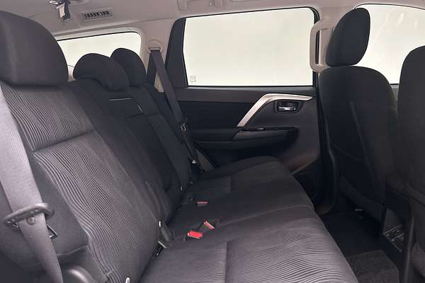 2024 Mitsubishi Pajero Sport GLX QG thumb-11