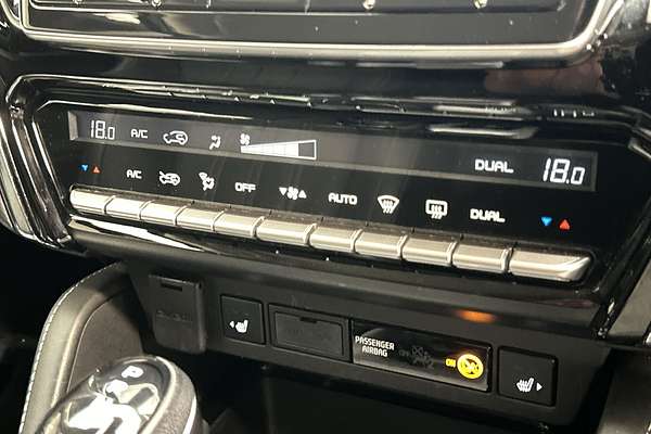 2022 Isuzu MU-X LS-T thumb-16