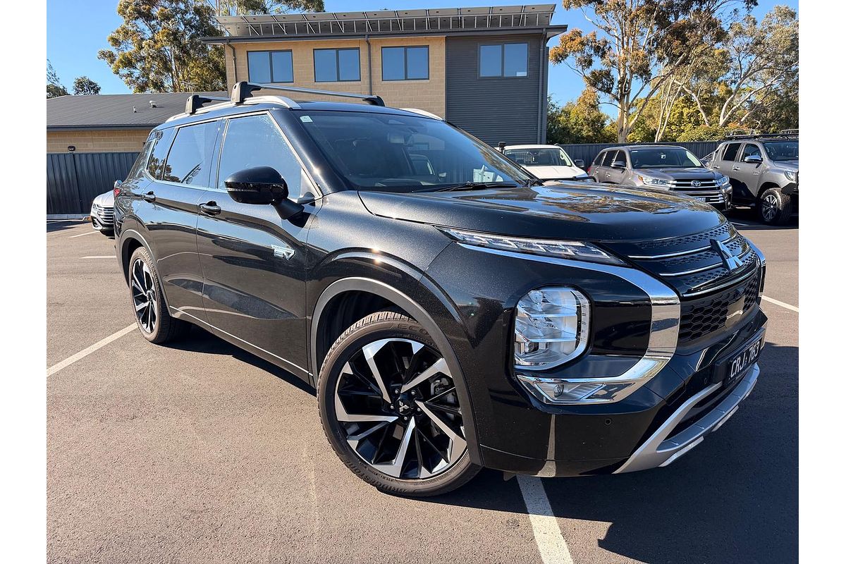 2023 Mitsubishi Outlander PHEV Exceed ZM