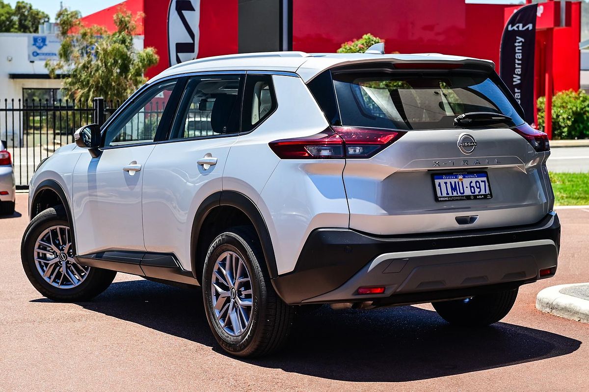 2025 Nissan X-TRAIL ST T33