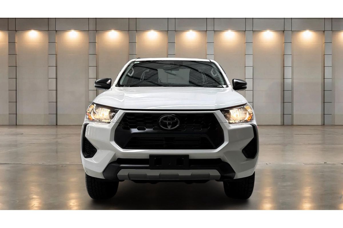 2025 Toyota Hilux SR 48V GUN126R 4X4