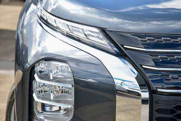 2024 Mitsubishi Outlander PHEV Exceed ZM thumb-1