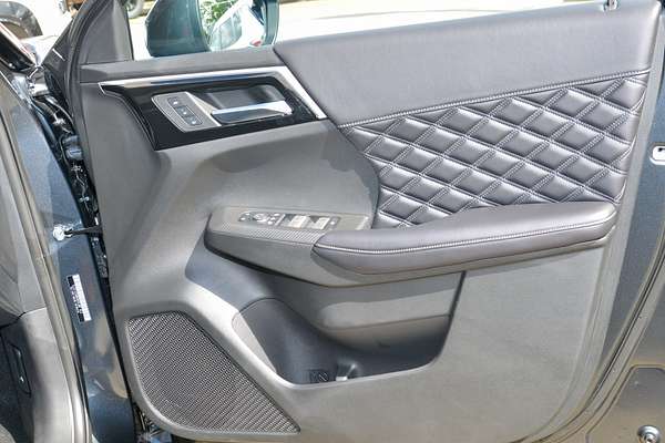 2024 Mitsubishi Outlander PHEV Exceed ZM thumb-15