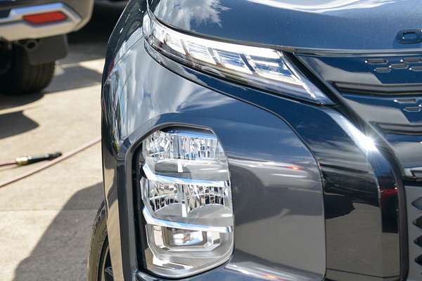 2024 Mitsubishi Outlander PHEV GSR ZM thumb-1