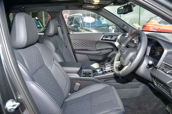 2024 Mitsubishi Outlander PHEV GSR ZM thumb-9