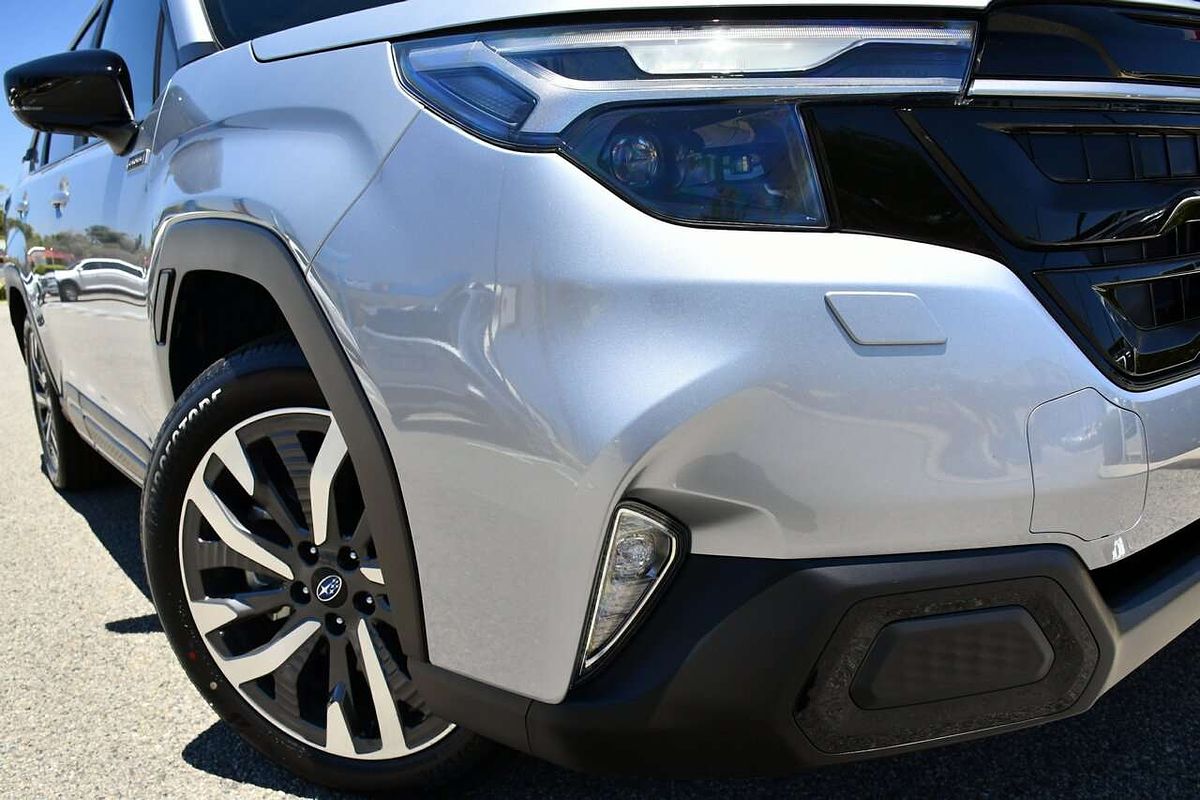 2025 Subaru Forester Hybrid Touring S6