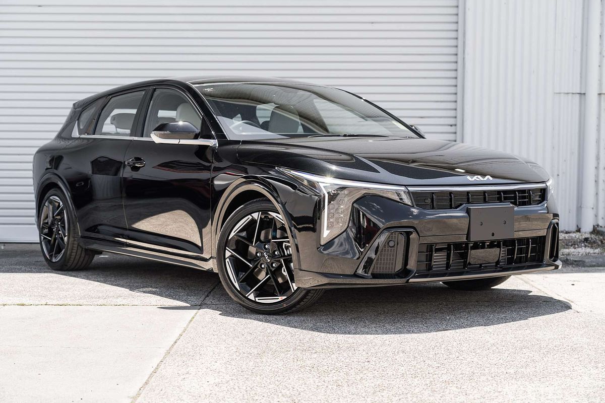 2025 Kia K4 GT-Line CL4m