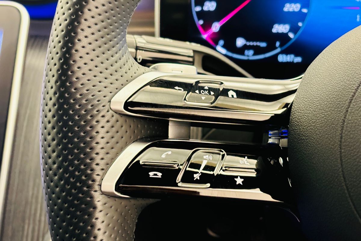 2023 Mercedes-benz C300 MHEV 9 SP AUTOMATIC G-TRONIC 4D SEDAN T4 