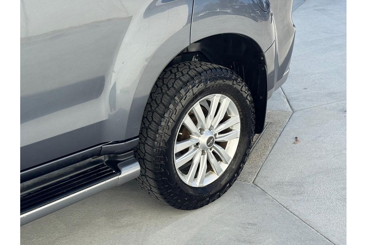 2017 Isuzu MU-X LS-T