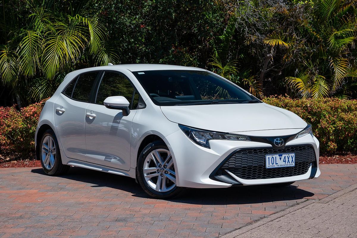 2018 Toyota Corolla Ascent Sport MZEA12R