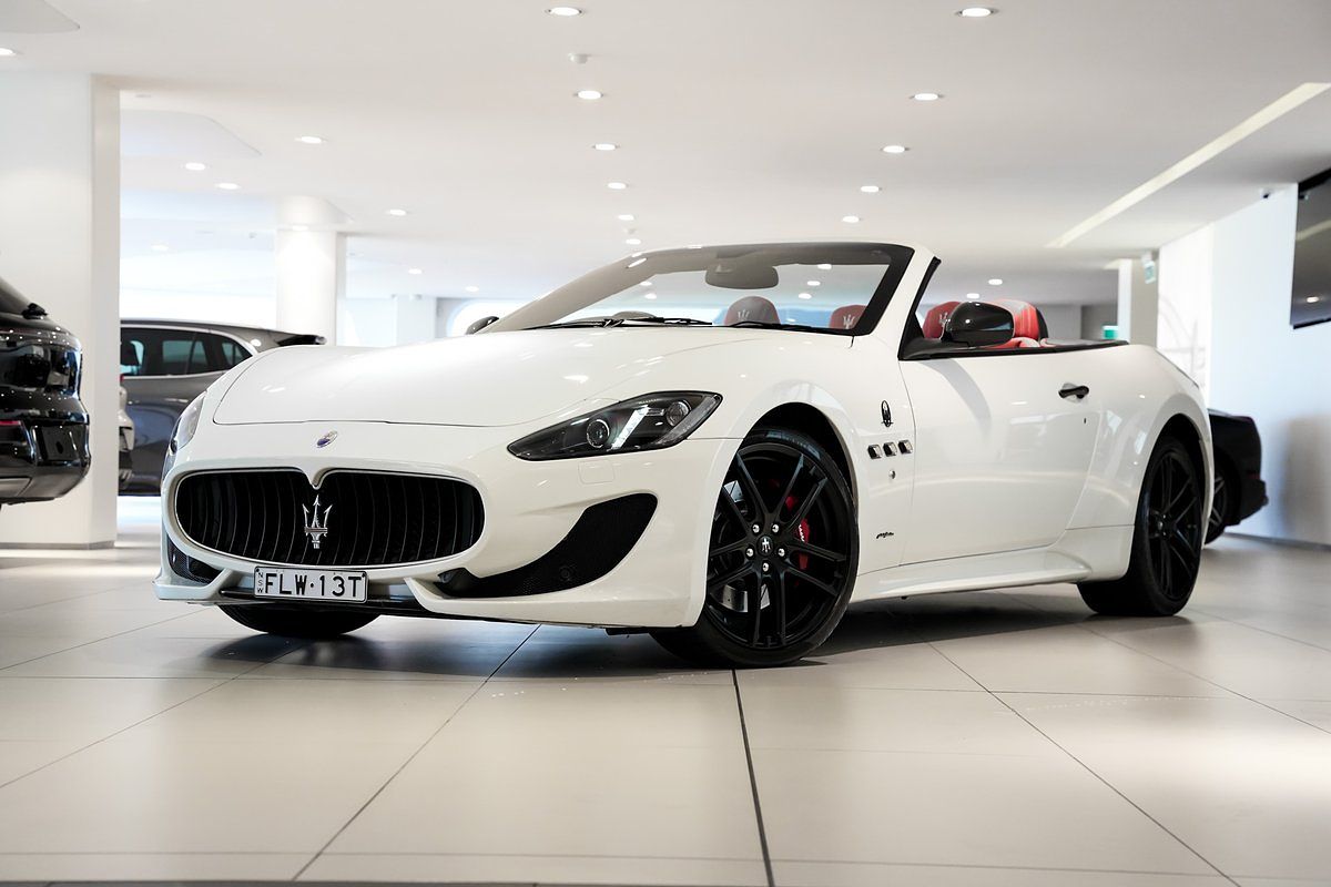 2015 Maserati GranCabrio Sport M145