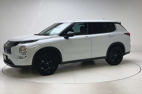 2023 Mitsubishi Outlander LS Black Edition ZM thumb-3