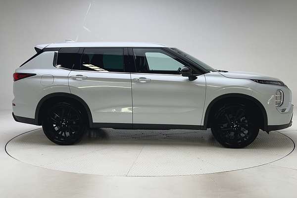 2023 Mitsubishi Outlander LS Black Edition ZM thumb-8