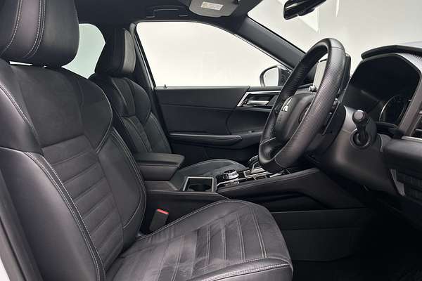 2023 Mitsubishi Outlander LS Black Edition ZM thumb-12