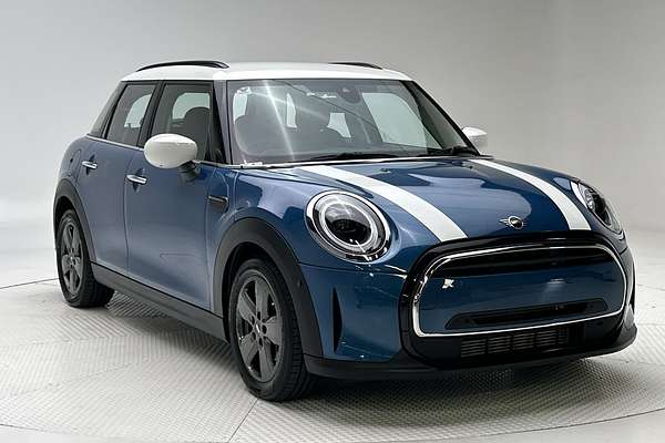 2022 MINI Hatch Cooper Classic F55 LCI-2 thumb-0