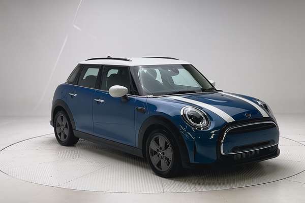 2022 MINI Hatch Cooper Classic F55 LCI-2 thumb-1