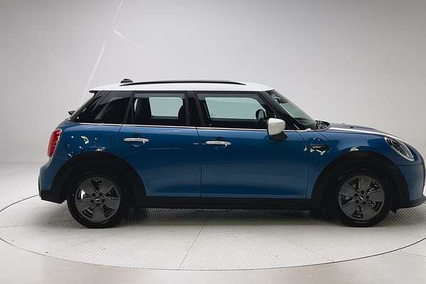 2022 MINI Hatch Cooper Classic F55 LCI-2 thumb-8