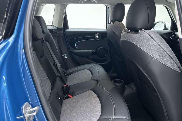 2022 MINI Hatch Cooper Classic F55 LCI-2 thumb-11