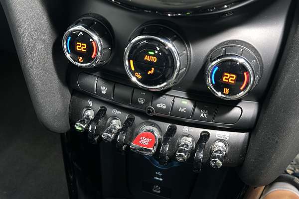 2022 MINI Hatch Cooper Classic F55 LCI-2 thumb-16