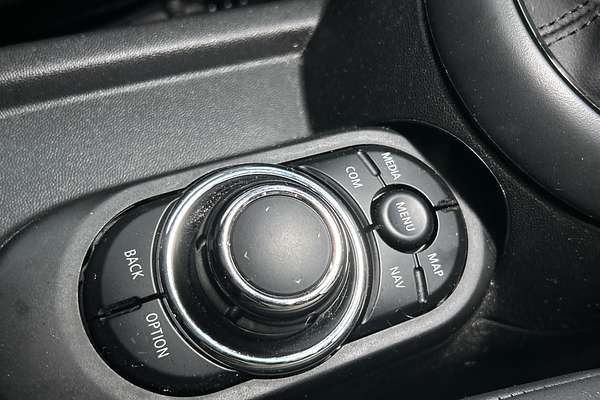 2022 MINI Hatch Cooper Classic F55 LCI-2 thumb-17