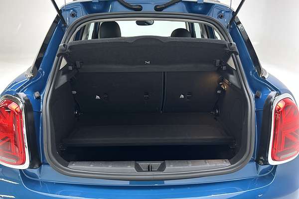 2022 MINI Hatch Cooper Classic F55 LCI-2 thumb-20