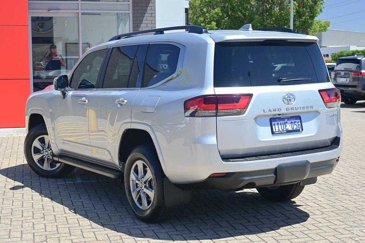 2025 Toyota Landcruiser Sahara FJA300R