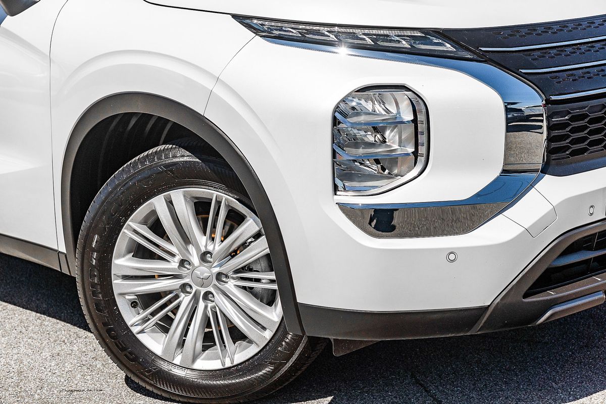 2024 Mitsubishi Outlander ES ZM