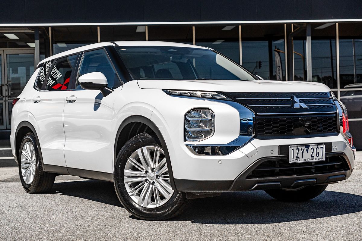 2024 Mitsubishi Outlander ES ZM