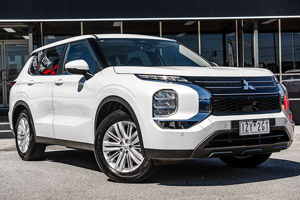 2024 Mitsubishi Outlander ES ZM