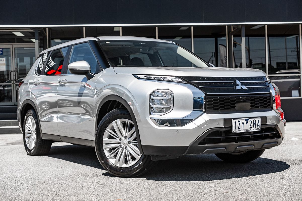 2024 Mitsubishi Outlander ES ZM