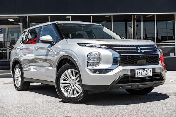 2024 Mitsubishi Outlander ES ZM