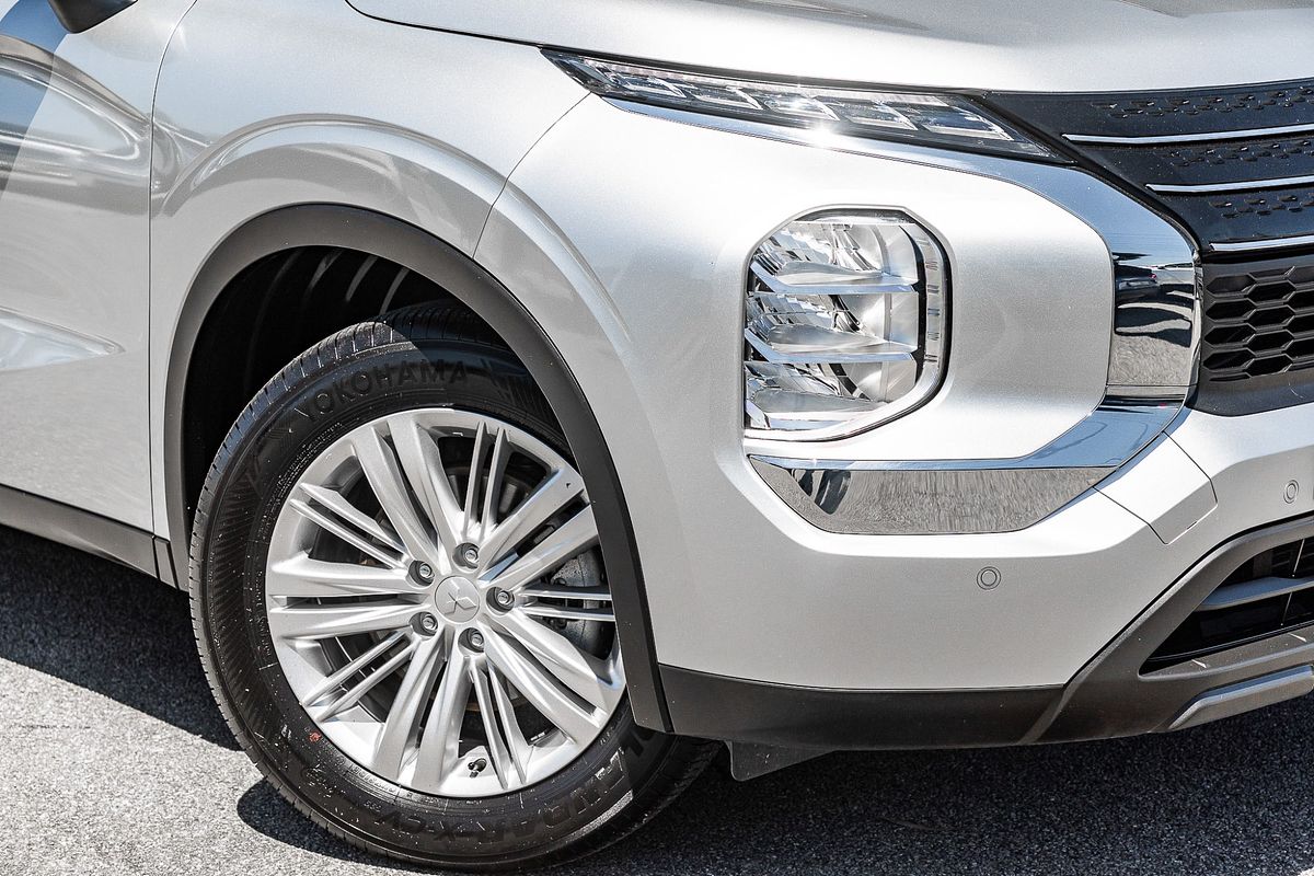 2024 Mitsubishi Outlander ES ZM