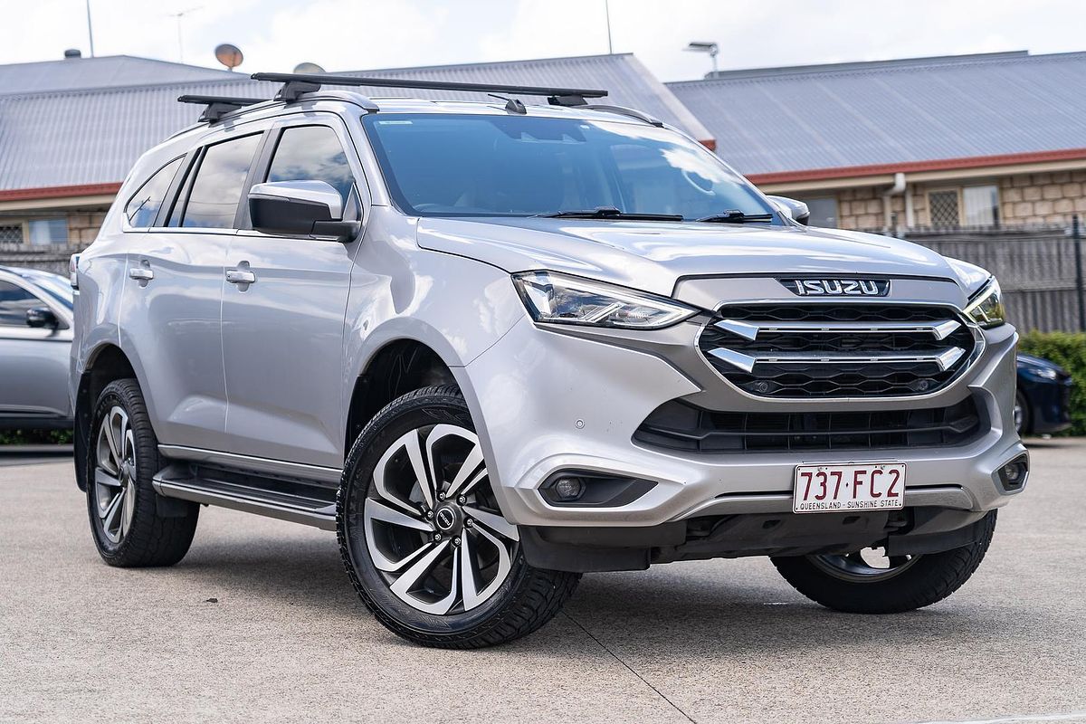 2022 Isuzu MU-X LS-T