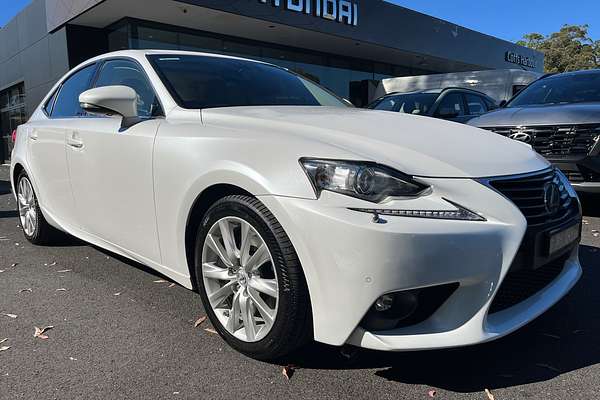2016 Lexus IS IS200t Luxury ASE30R