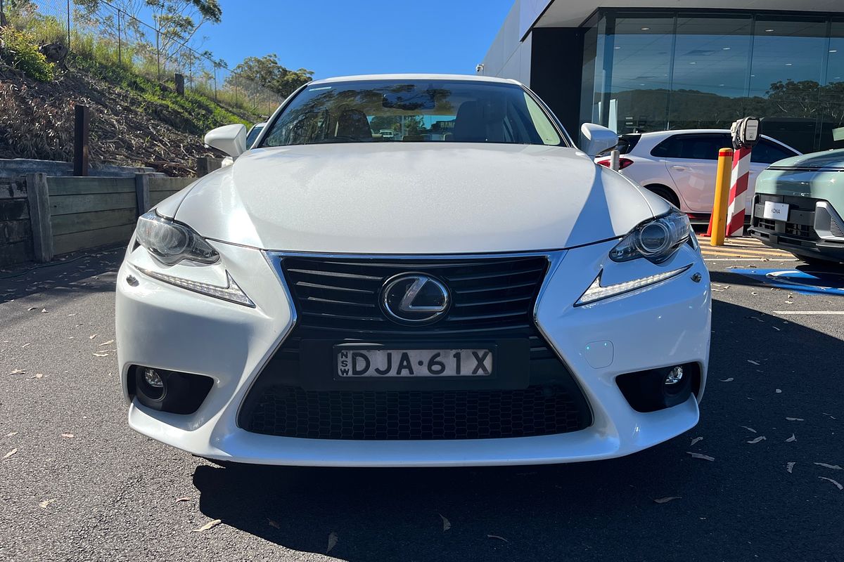 2016 Lexus IS IS200t Luxury ASE30R
