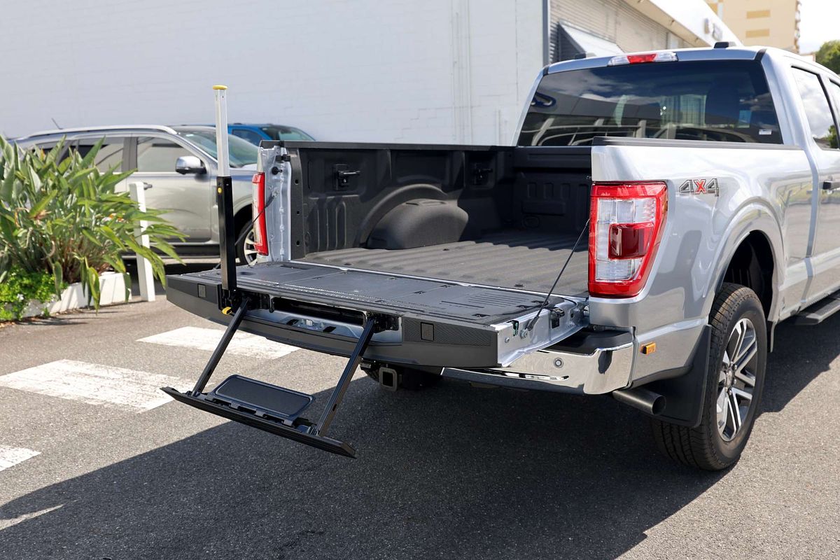 2023 Ford F-150 XLT  4X4 LWB