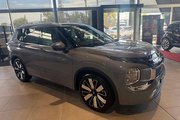 2025 Mitsubishi Outlander Exceed ZM