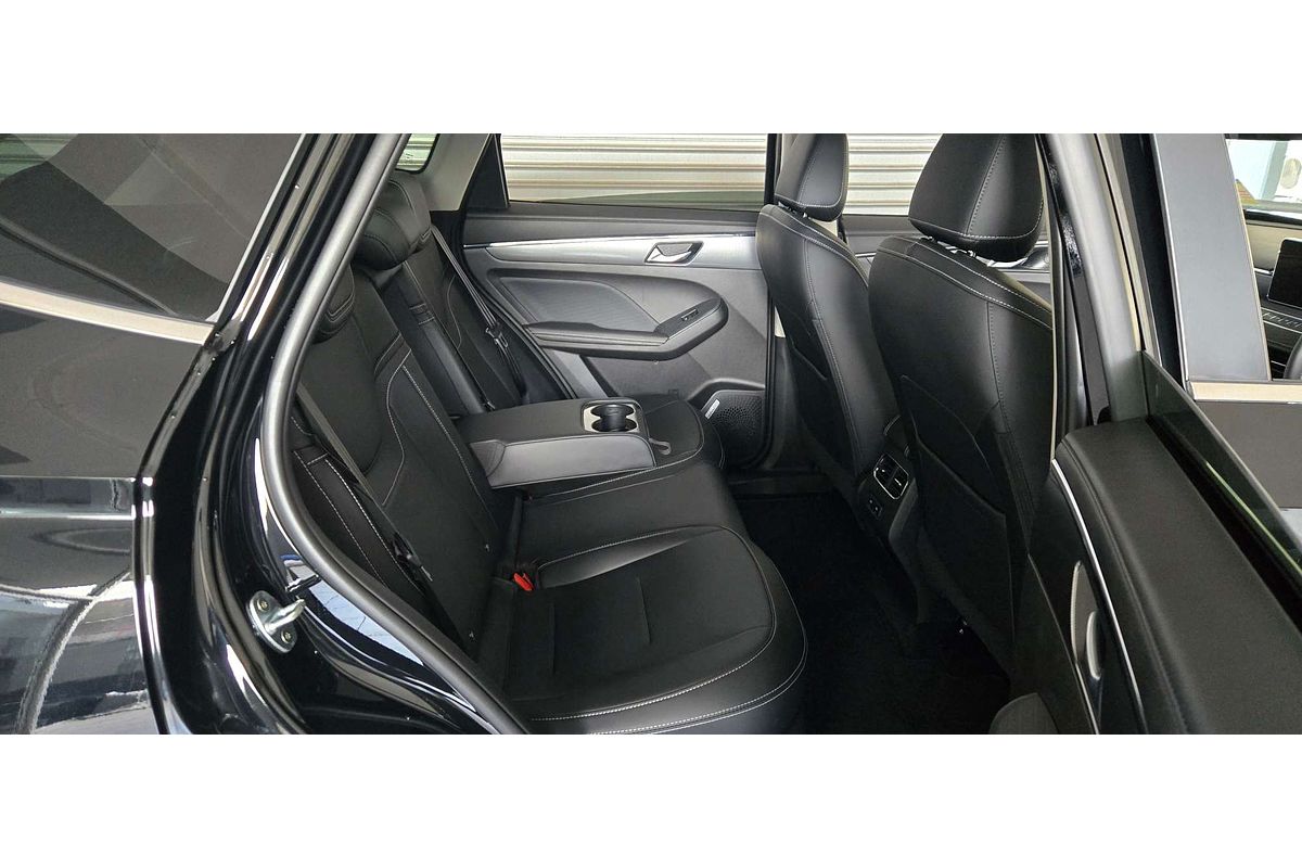 Jolion Facelift Luxury Petrol Auto 4x2