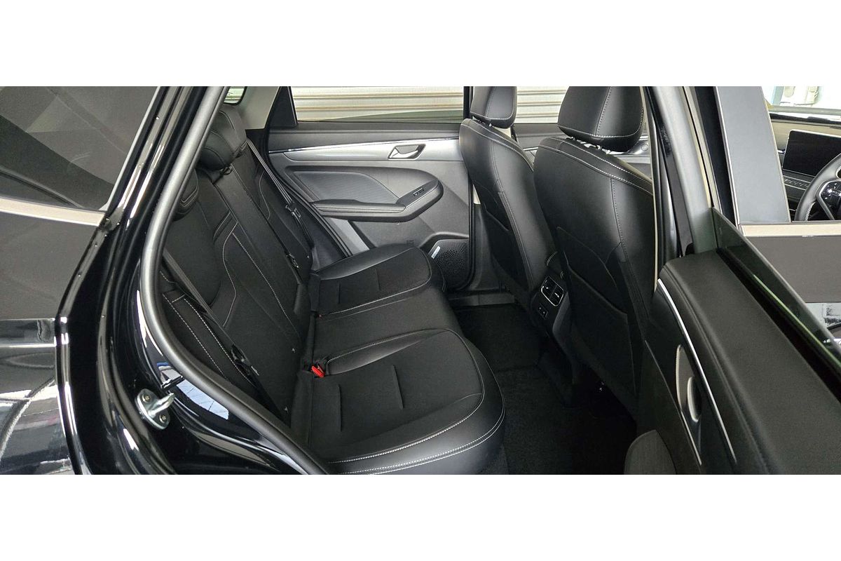 Jolion Facelift Luxury Petrol Auto 4x2
