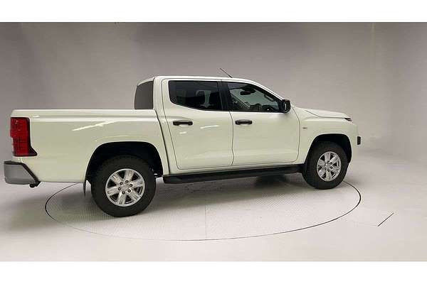 2025 Mitsubishi Triton GLX+ MV 4X4 thumb-2